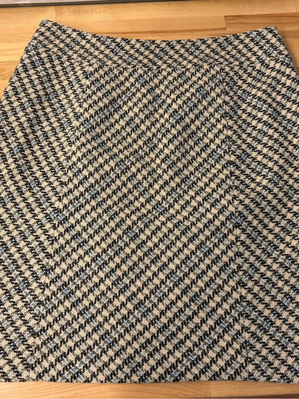 Ann Taylor Black, Cream & Blue Houndstooth Pencil Skirt wool